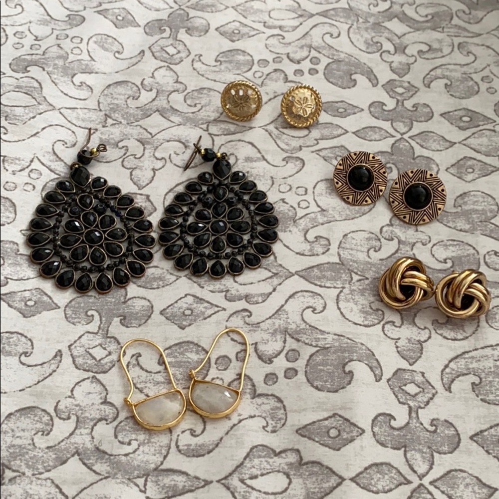 Lot of five gold earring sets